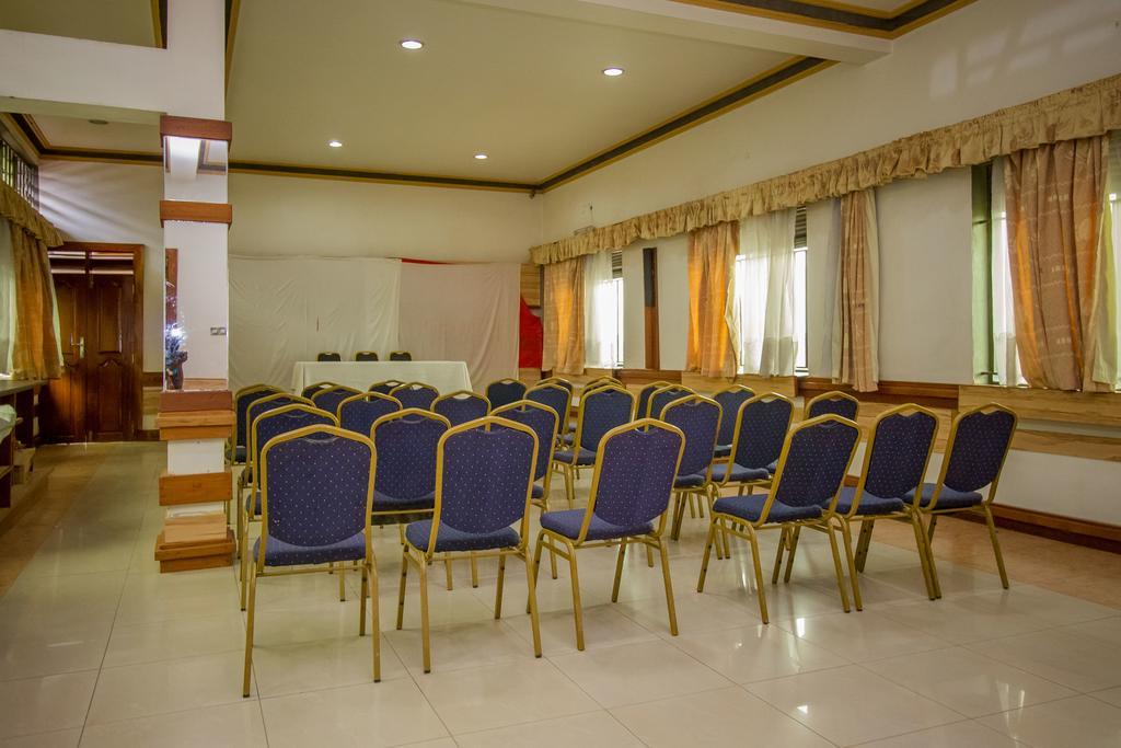 Grand Holiday International Hotel Mbarara 外观 照片